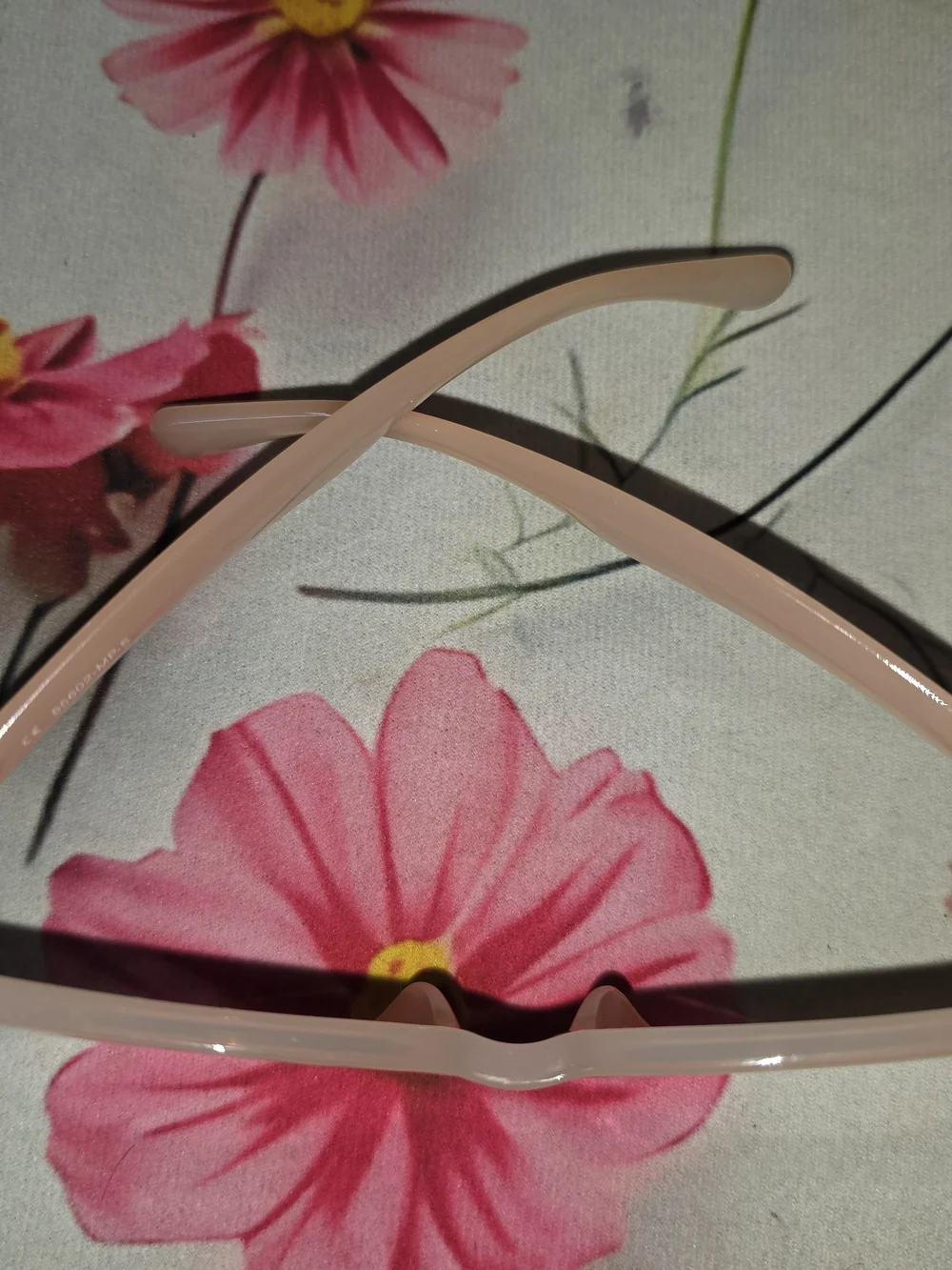 Pink Women's Fashion Sunglasses - Stylish Cat-Eye Shades